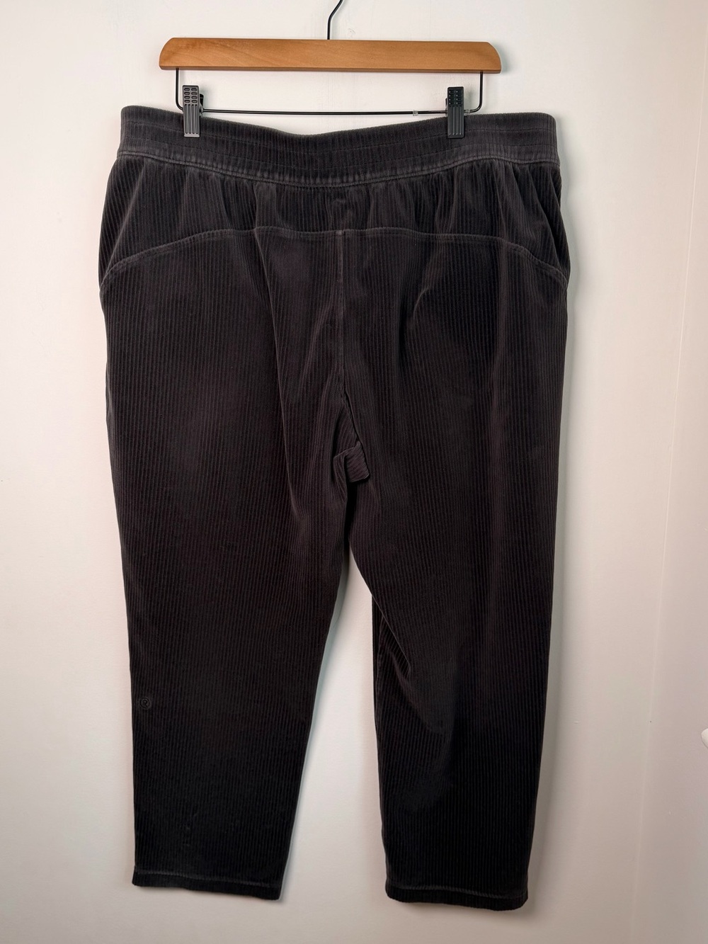 Lululemon Scuba Mid-Rise Wide-Leg Pant 7/8 Length *Velvet Cord - Picture 8 of 11